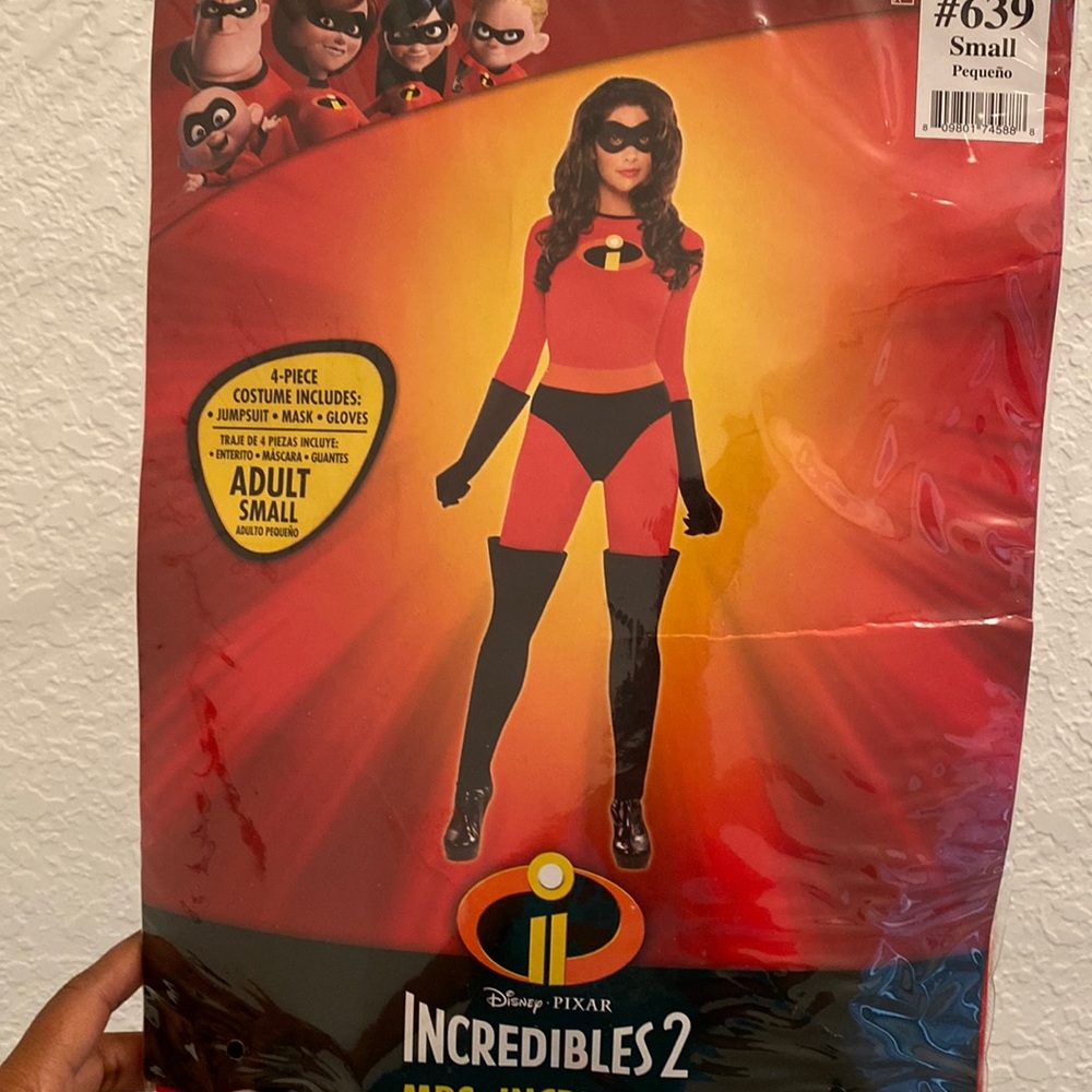 Unworn Incredibles costume (women)